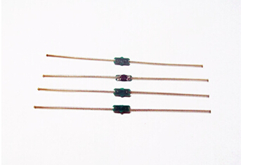 可彎曲耐高溫的超高頻植入式標(biāo)簽